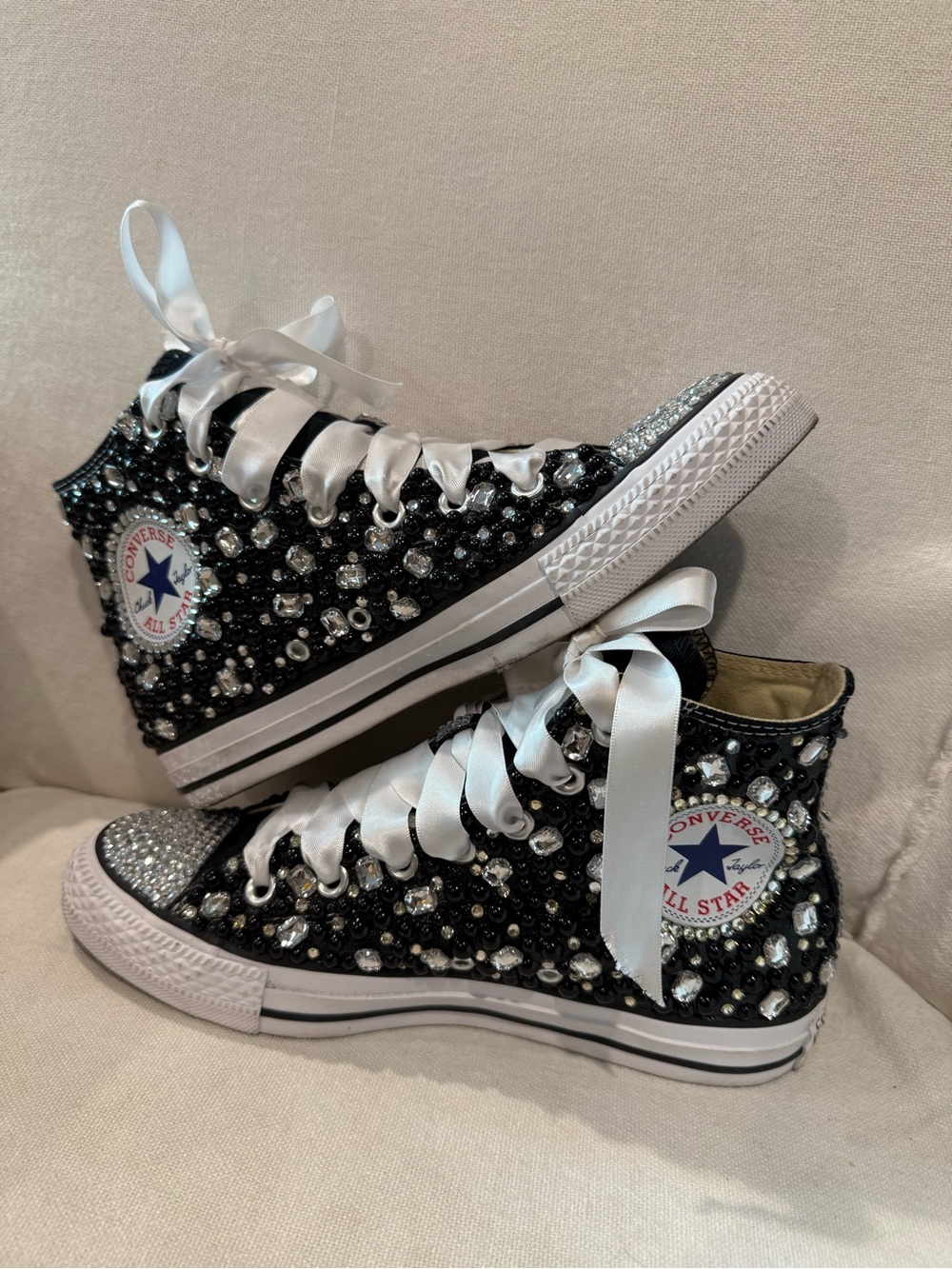 NwOT💥 Custom Hightop Bling Converse - Pearl & Rhinestone Sneakers💥 - Picture 3 of 9